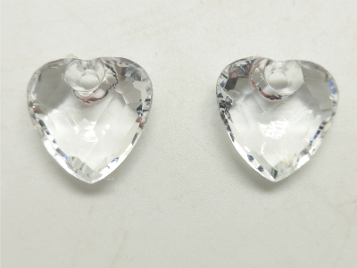 transparent-heart-shaped-beads