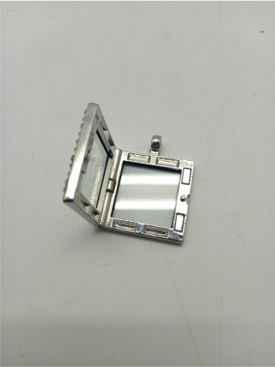 square-steel-locket
